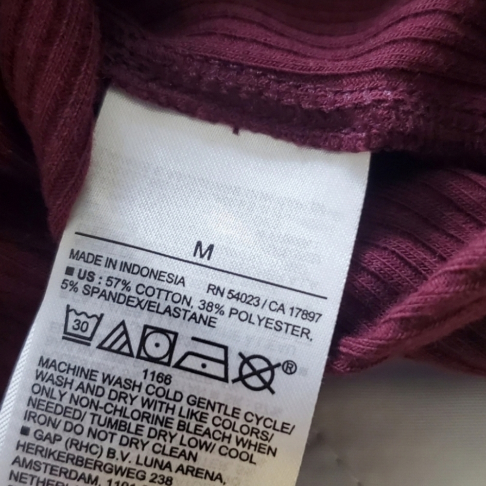 EUC Ribbed Turtleneck - Picture 9 of 11